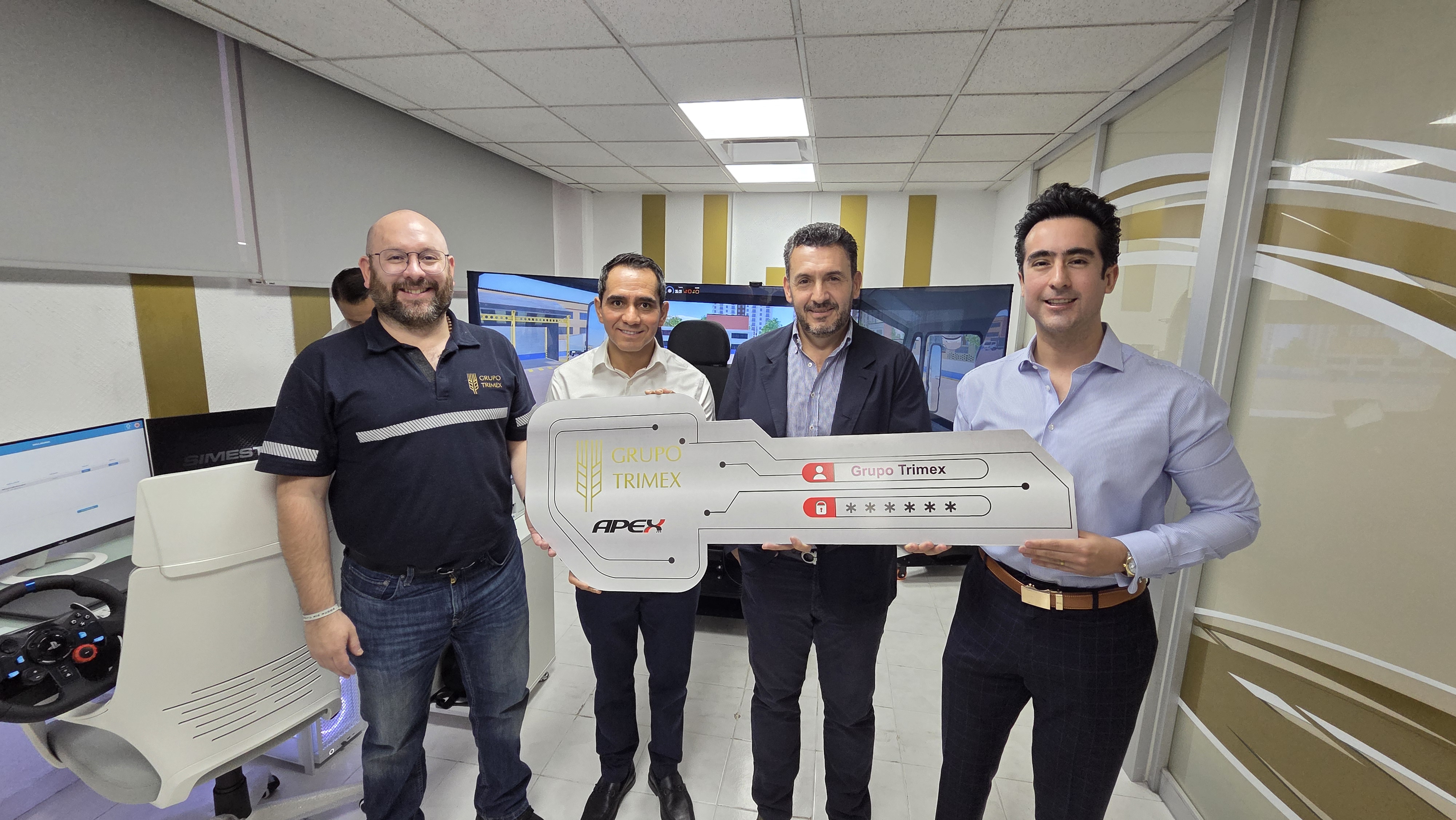 Entrega de Llave conmemorativa e Inauguración de aula de capacitación y simulador de autotransporte