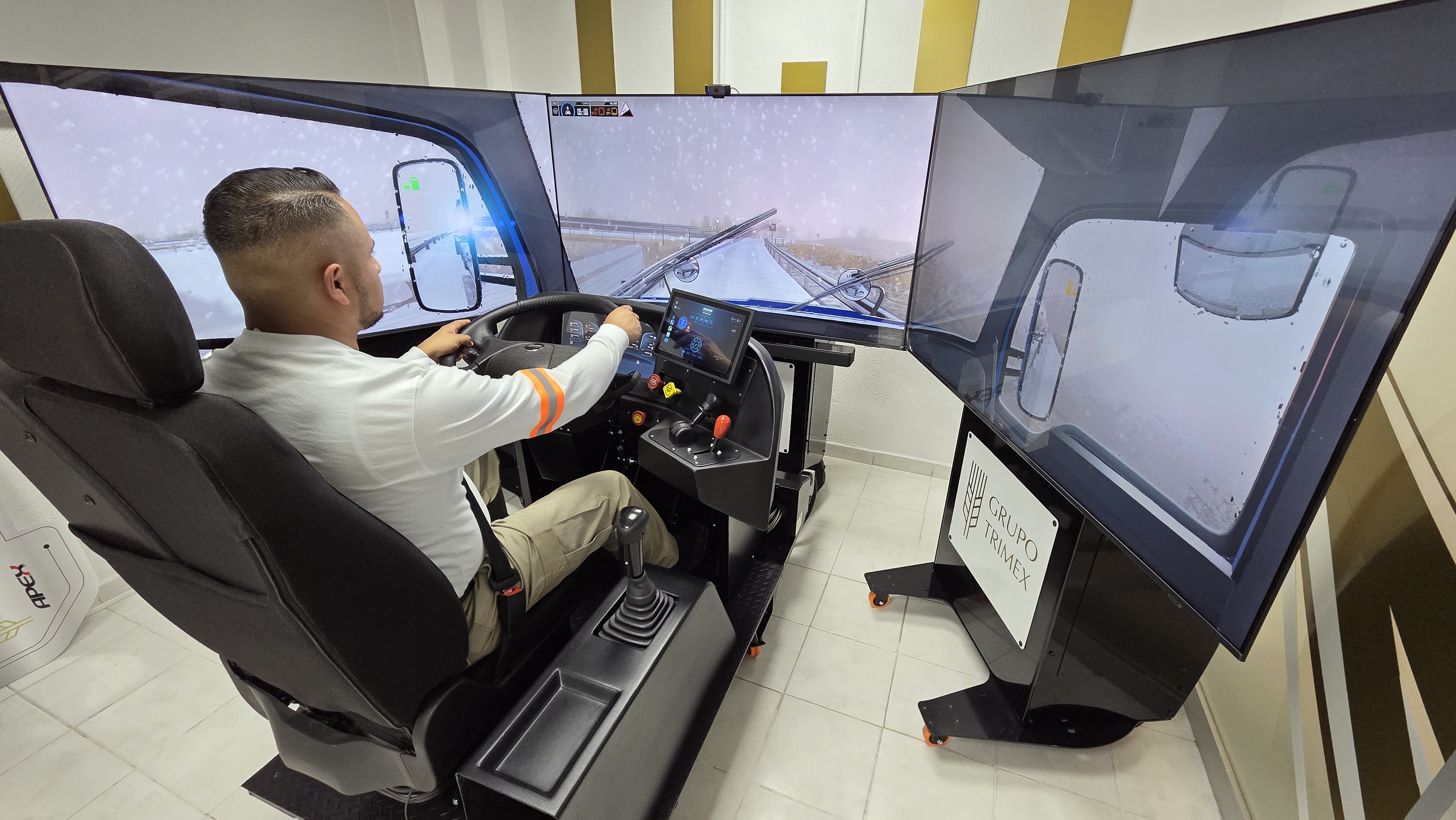 Grupo Trimex apuesta por la tecnología y la seguridad vial con nuevos simuladores en sus sedes de CDMX y Monterrey