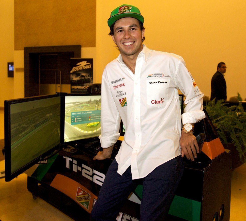CHECO PÉREZ TRAINS ON APEX SIMULATORS