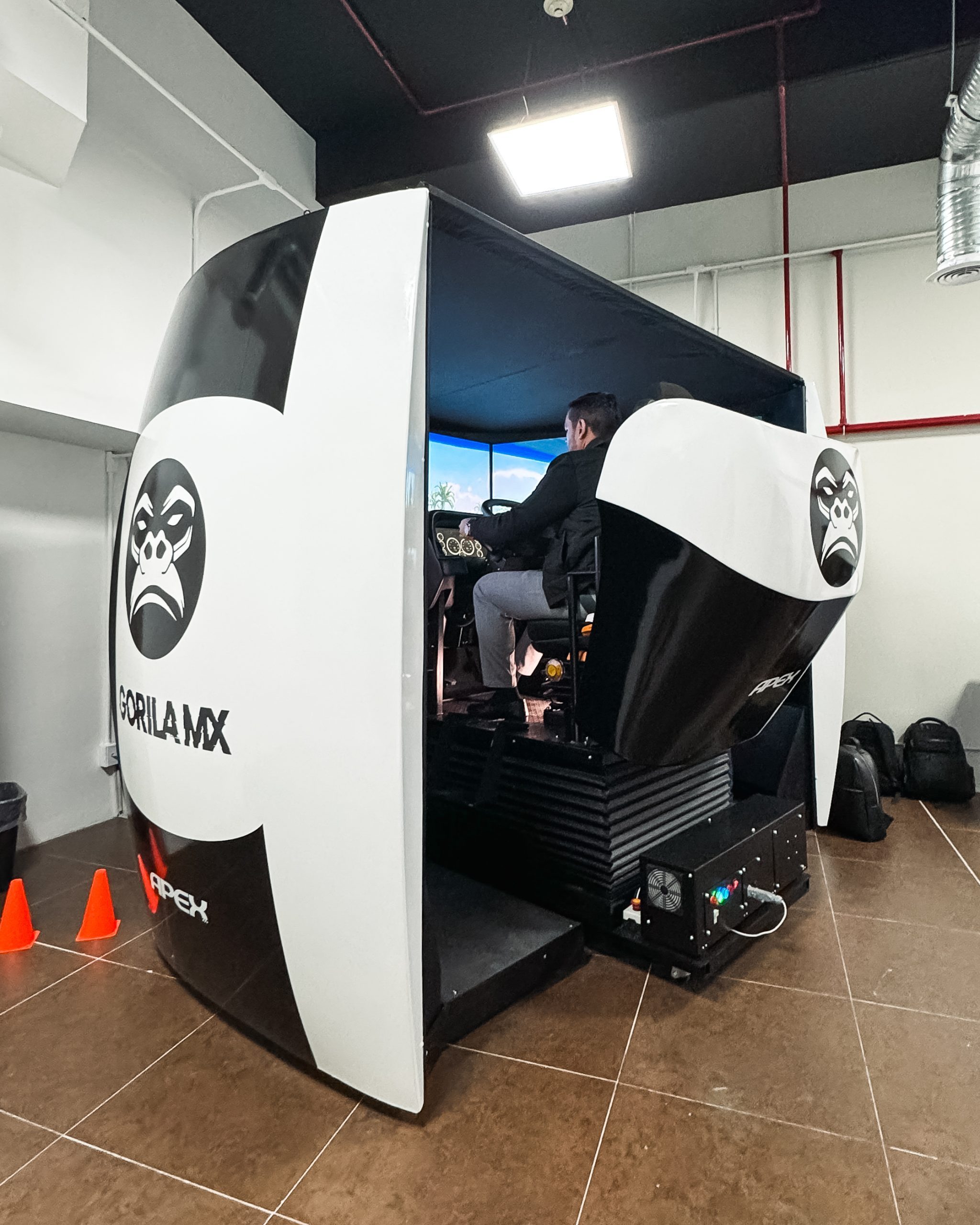 GORILA MX DRIVES MODERNIZATION WITH A TRUCK DRIVING SIMULATOR