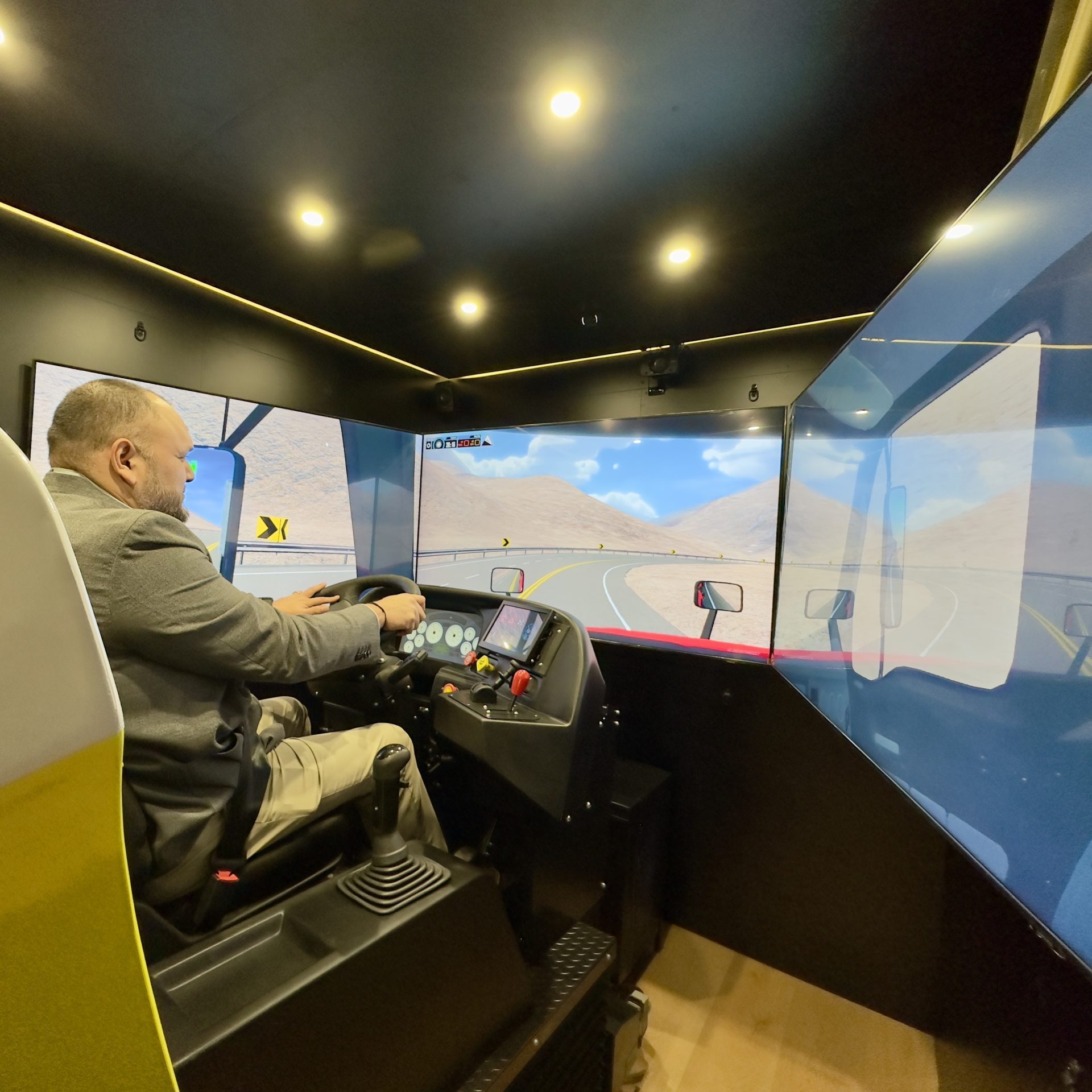COPPEL DEPLOYS SIX SIMULATORS TO PROFESSIONALIZE ITS DRIVERS