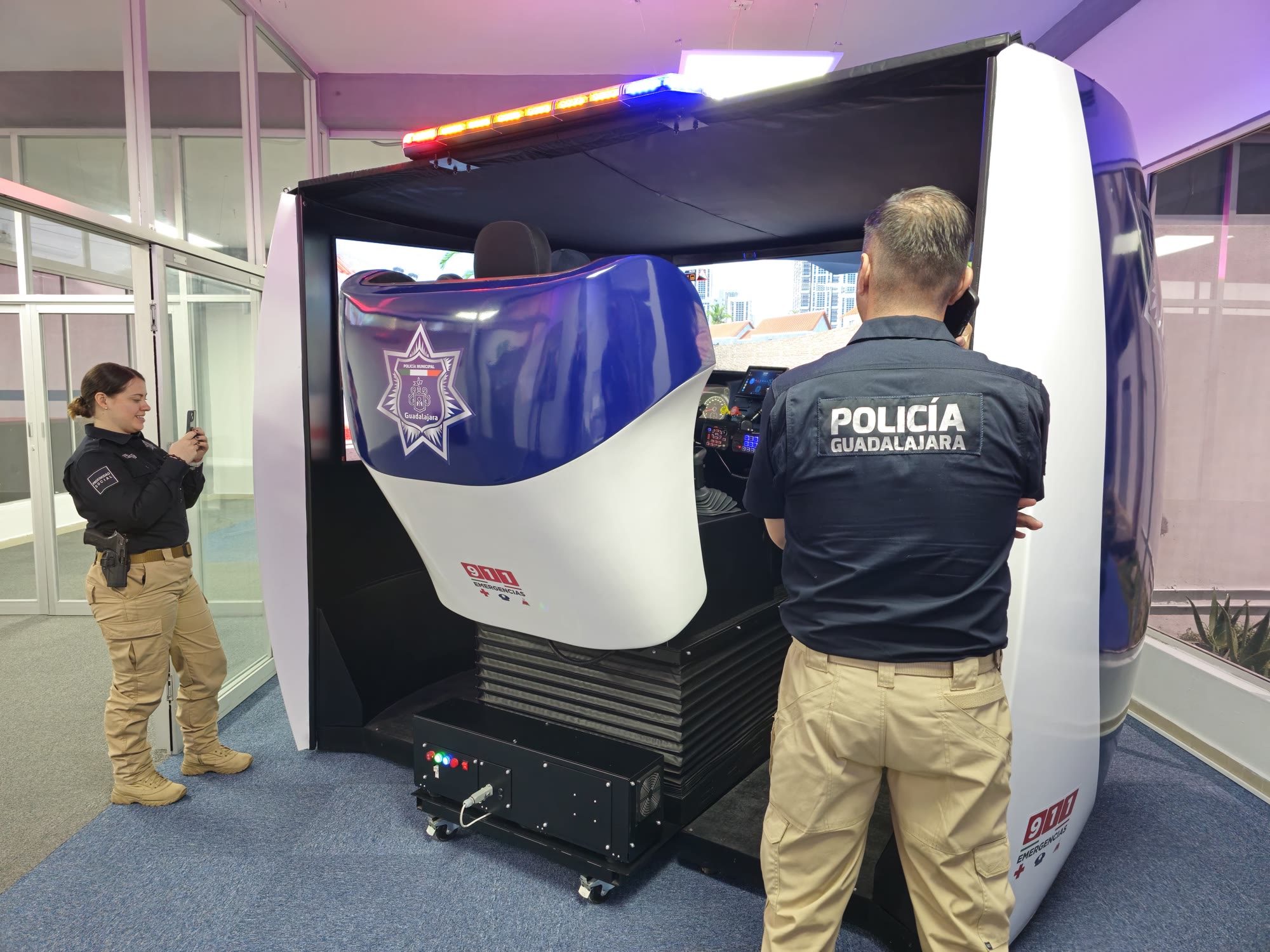 Guadalajara Police Train Tactical Driving on an APEX Patrol Simulator